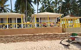 Cuba Premium Huts